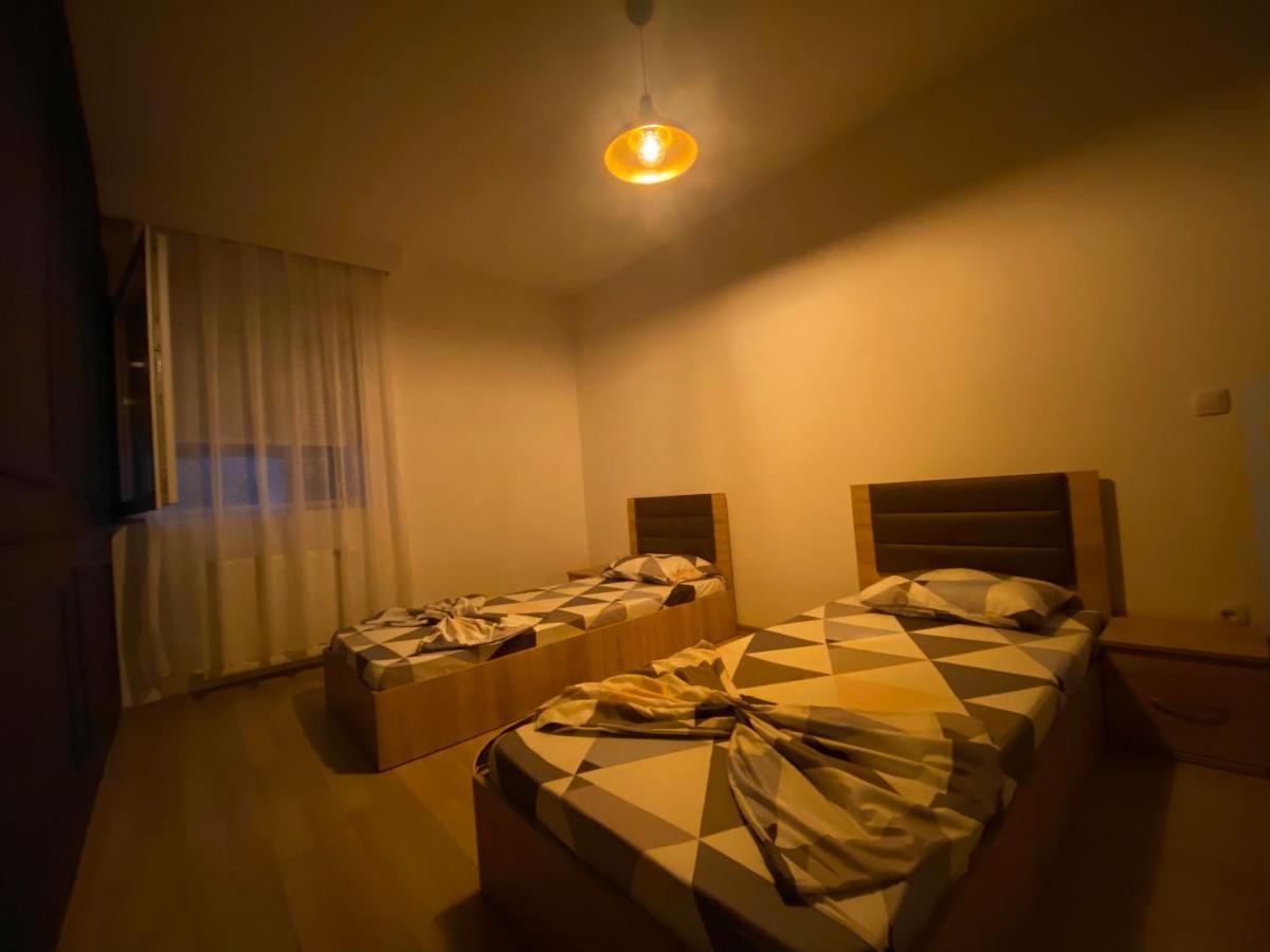 Prishtina Escape Apartments Pristina Kültér fotó